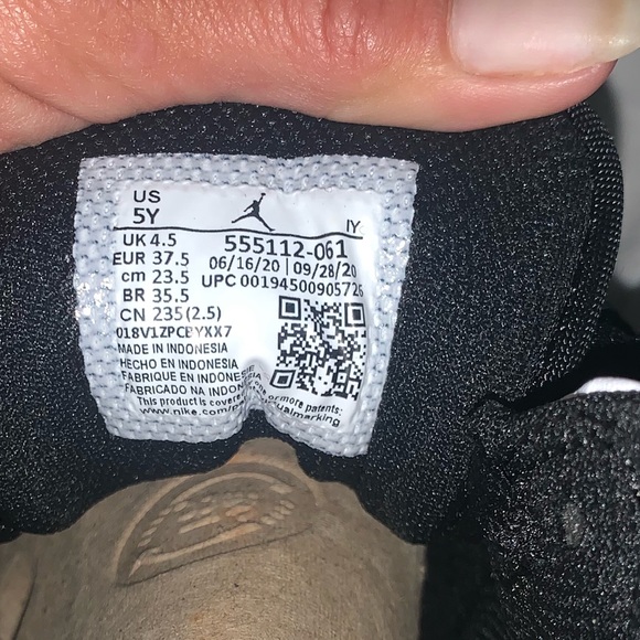 Air Jordan 1 mid. Size 5. - Picture 3 of 5